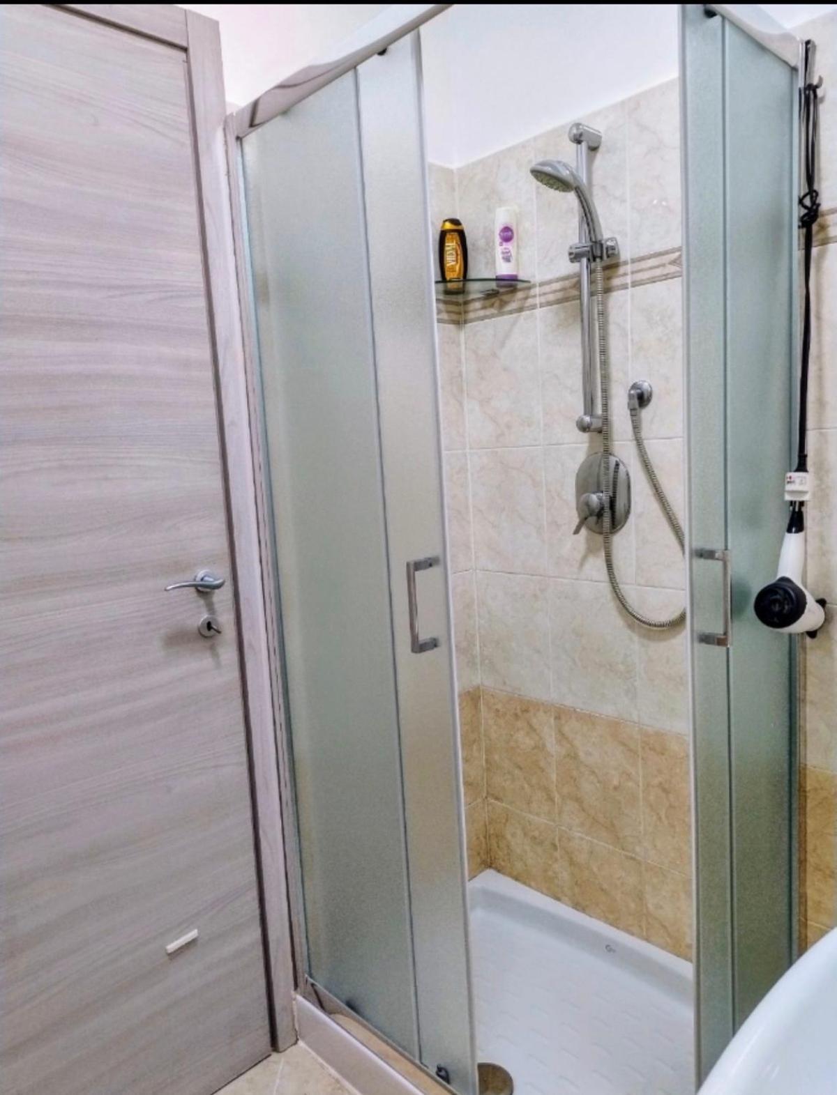 Camera Privata Nell'Appartamento In Zona Residenziale Con 2 Piscine 라팔로 외부 사진